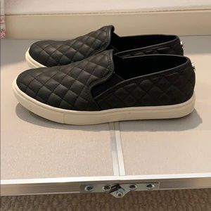 Steve Madden black  quilted sneakers